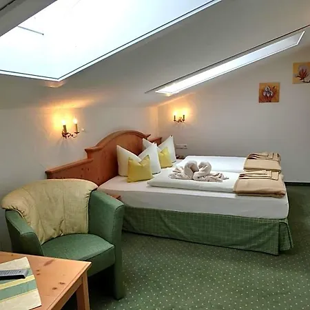 Hotel-garni Drachenburg 3*